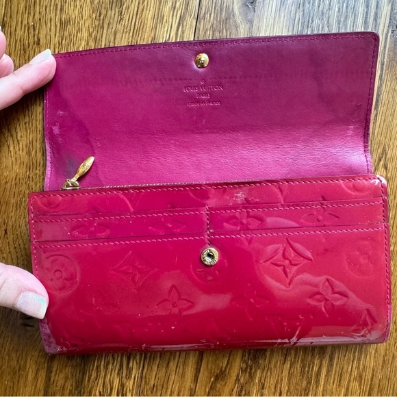 Louis Vuitton Vernis Sarah Wallet - Picture 5 of 12